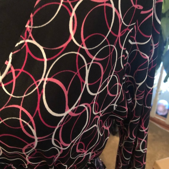 Wrap style top - Picture 3 of 3